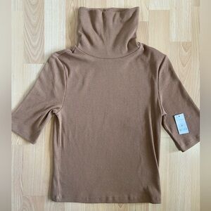 New with tags! Ardene short sleeved turtle neck